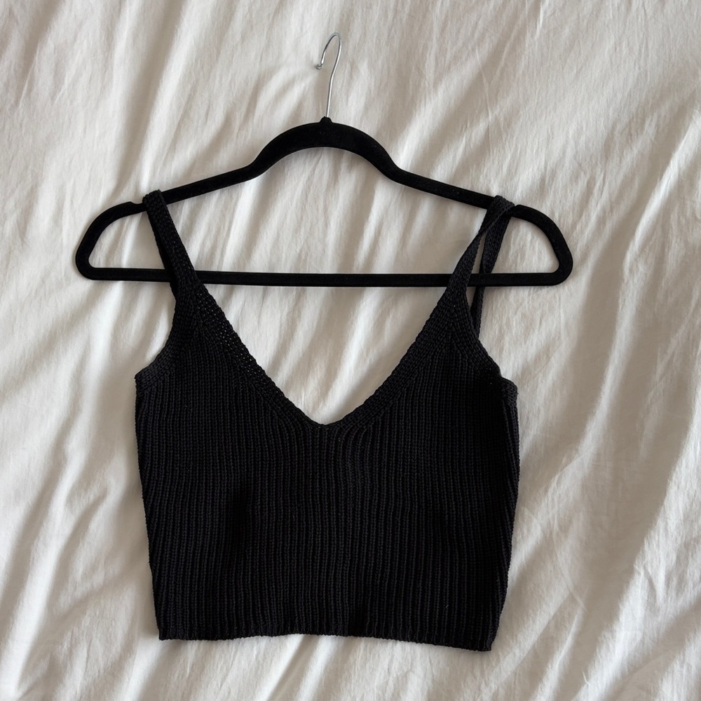Moutaki 100% Cotton Black Ribbed V-Neck Knit Crop Tank Top